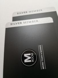 Cartões metálicos de prata do PVC com logotipo personalizado UV lustroso