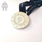o corredor atlético dos esportes das medalhas de ouro do metal da antiguidade 3d concedeu a 2mm a espessura