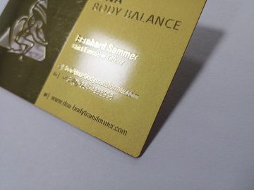 Corte chapeado de aço inoxidável do ouro do único cartão de sócio lateral do metal com a cor da cópia do Silkscreen do texto gravura em àgua forte do logotipo