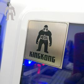 As placas de nome do metal do preto da cópia do efeito da escova para bolsas KingKong personalizaram