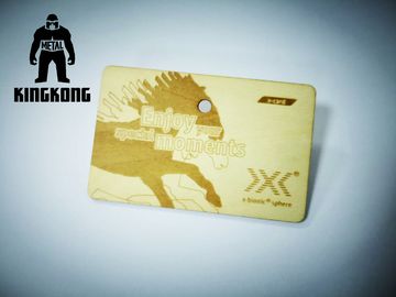 Os cartões de madeira da microplaqueta RFID de  1K IC com gravura Silkscreen a impressão