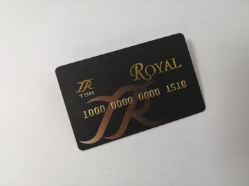 Os cartões geados do PVC com folha de ouro quente do selo do código de barras gravam o número