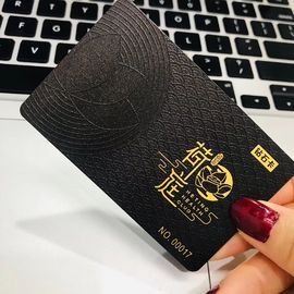 Os cartões plásticos do PVC de 100% com o ponto 4C UV da tira do ímã que imprime Matt surgem